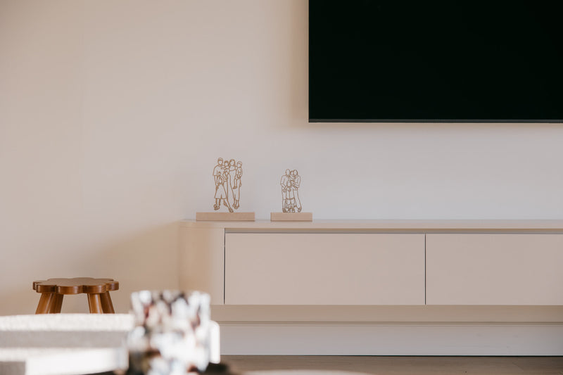 Op staander · Small — houten lijnportret, foto 4